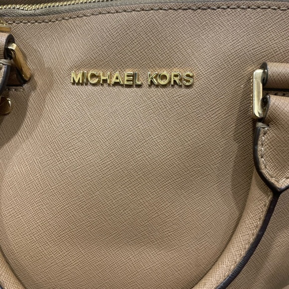 Authentic Michael kors handbag euc - Picture 3 of 8